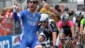 Nacer Bouhanni bisa e vence sétima etapa