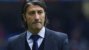 Suíça: Murat Yakin rescinde com Basileia