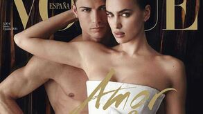 Ronaldo nu ao lado de Irina na capa da Vogue espanhola