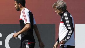 Jesus confirma saída de Garay