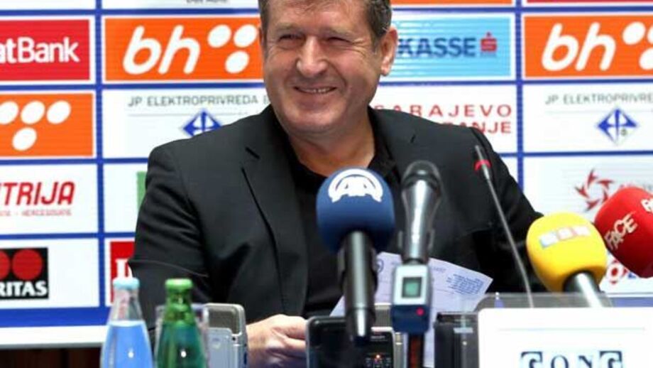 Safet Susic adiciona seis aos pré-eleitos