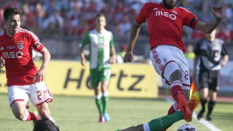 Bayern Munique na corrida por Garay