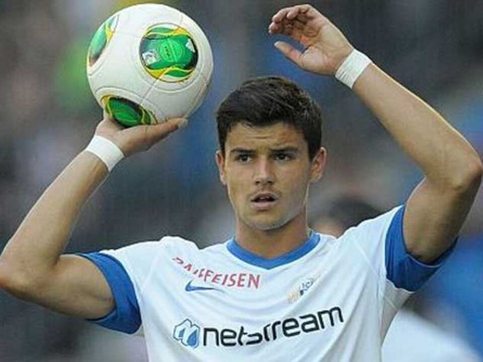 Menino dos Alpes para fazer esquecer Siqueira