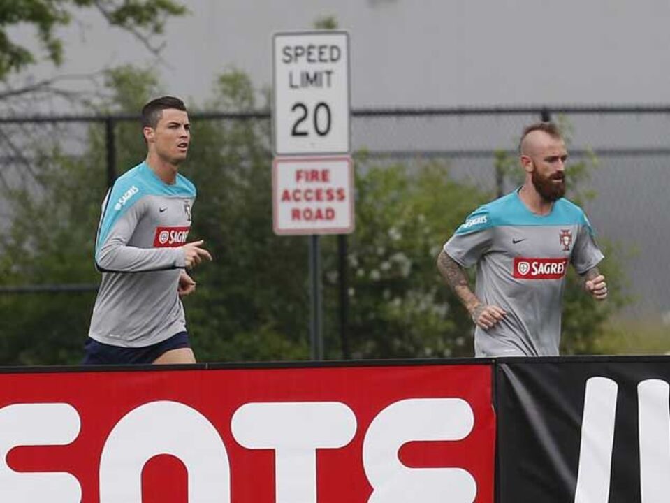 Ronaldo e Meireles prosseguem recuperação no relvado