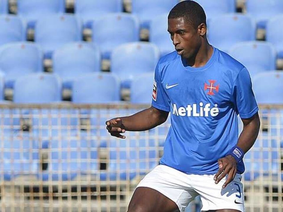 Kay de saída para a Roménia