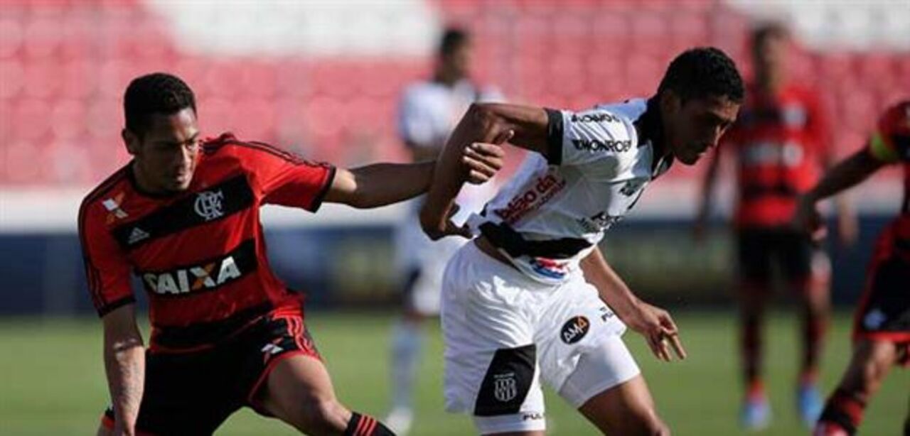 Águia na pista de César