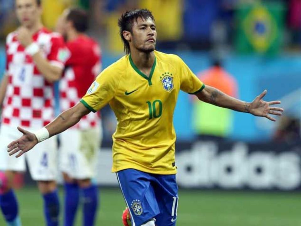 Neymar: «Estreia foi melhor do que imaginei»