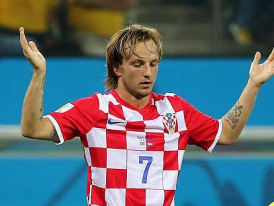 Rakitic: «É triste ter de falar do árbitro em dia de festa»