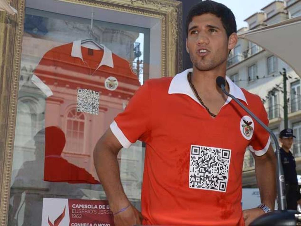 Lisandro à espera e César na agenda