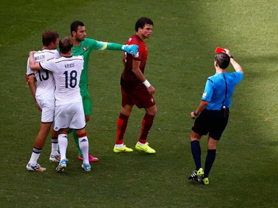 Pepe: «Falem com o árbitro...»