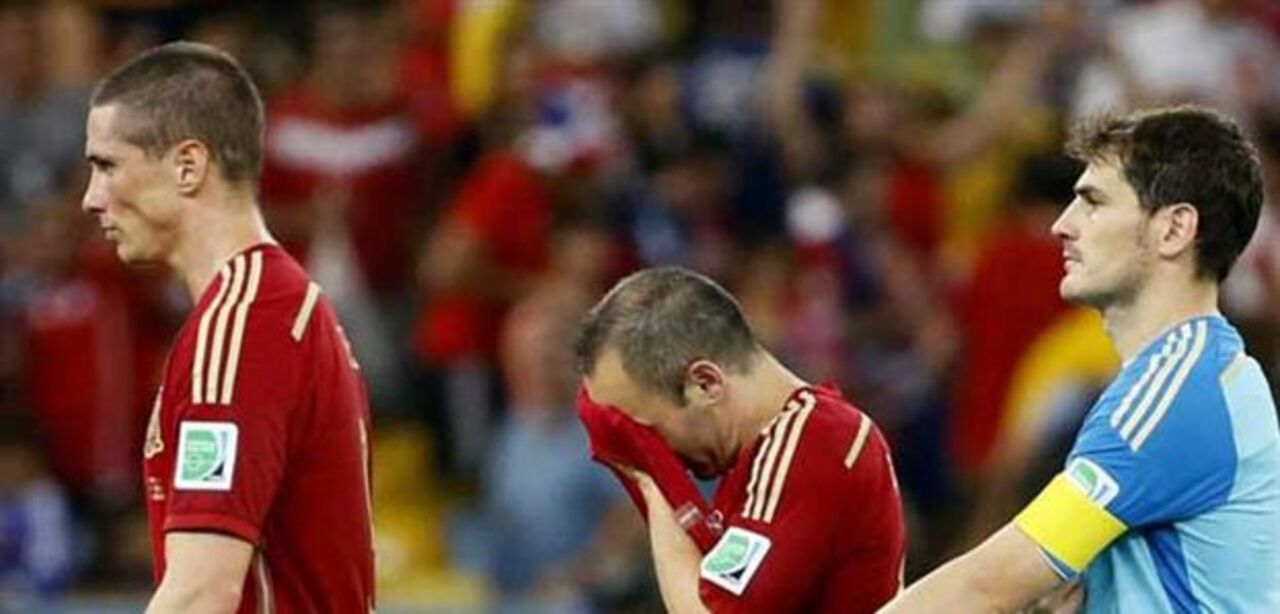 Espanha-Chile, 0-2: Campeã na penúria perde a sua coroa