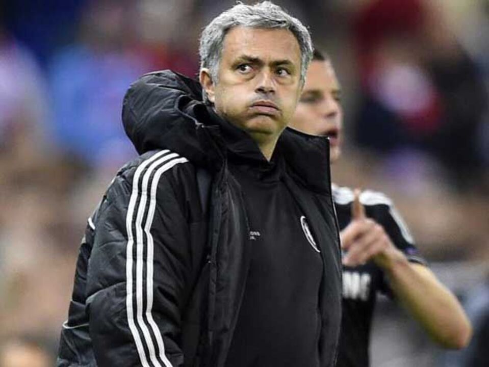Mourinho: «Não percebo um treino com 10 mil pessoas a ver»