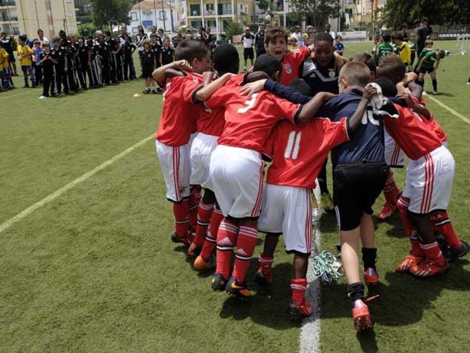 Estoril Foot: Benfica campeão em três escalões 
