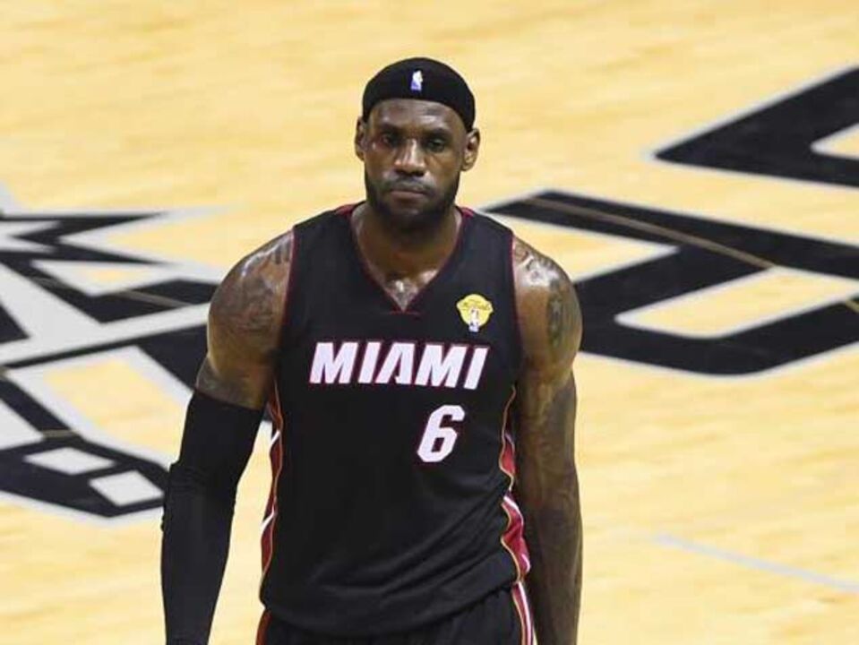 LeBron James deixa os Miami Heat