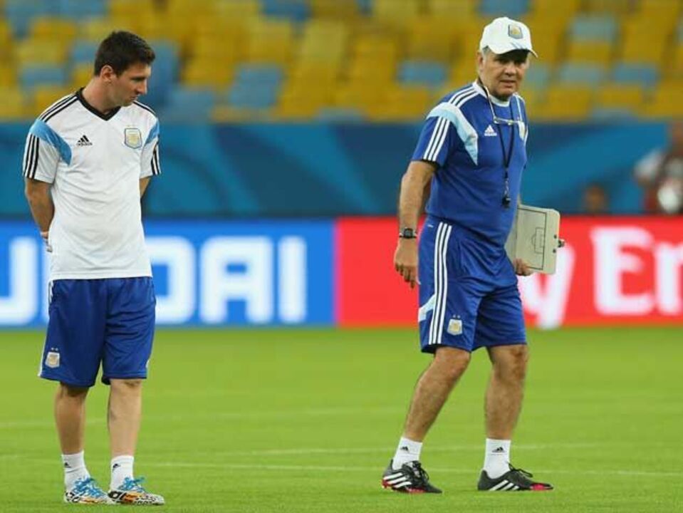 Sabella: «Temos de tirar pressão a Messi»