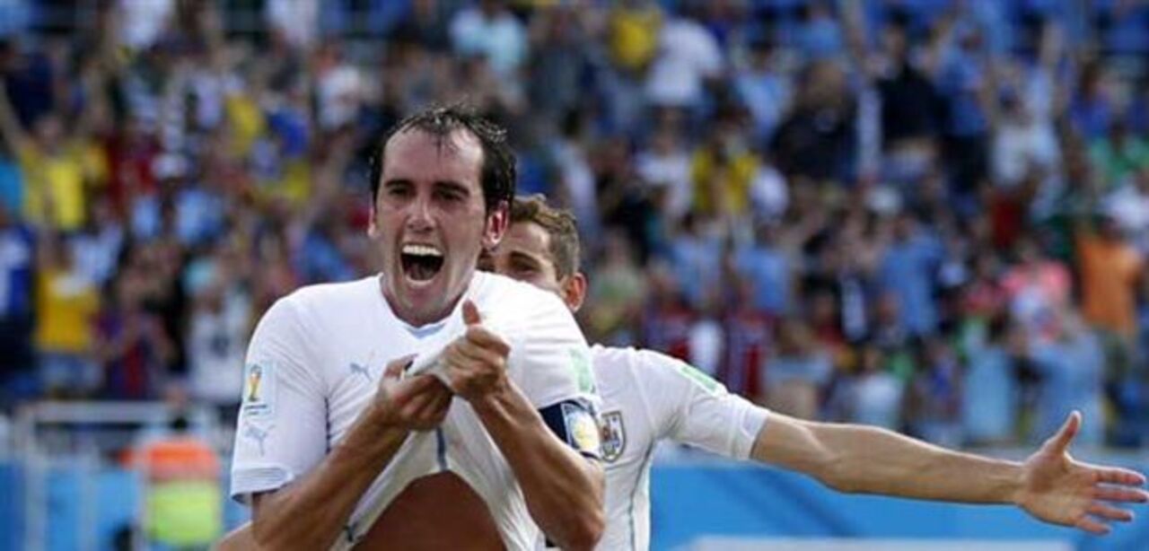 Itália-Uruguai, 0-1: Cabeça de Godín volta a fazer história