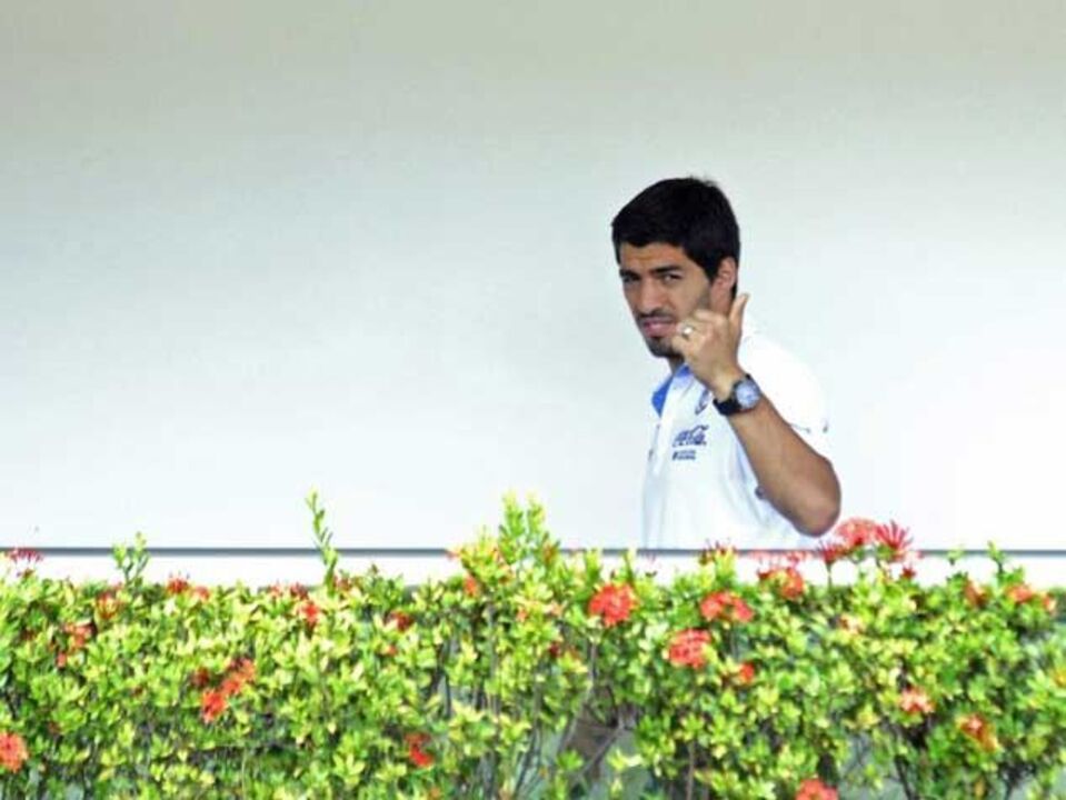 Luis Suárez obrigado a abandonar "quartel-general"