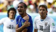 Chiellini queixa-se de ter sido mordido por Suárez