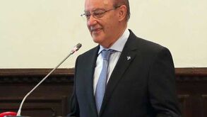 SAD satisfeita com sucesso do empréstimo obrigacionista