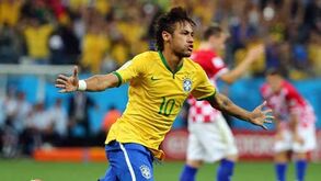 Empurrão japonês na festa de Neymar