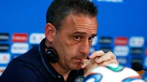 Paulo Bento: «Terminar com 11 é fundamental»