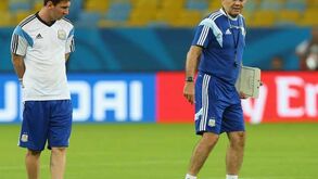 Sabella: «Temos de tirar pressão a Messi»