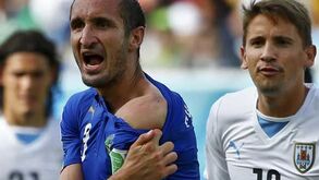 Chiellini: «Suárez mordeu-me e ainda tenho a marca»