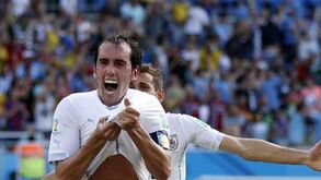 Itália-Uruguai, 0-1: Cabeça de Godín volta a fazer história