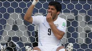 Suárez punido com 9 jogos de suspensão