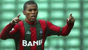 Derley quase na Luz 