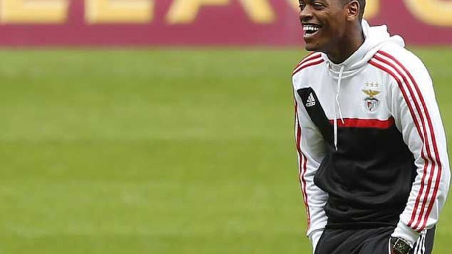 Ivan Cavaleiro longe de Coimbra