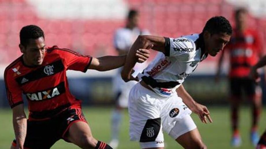Águia na pista de César