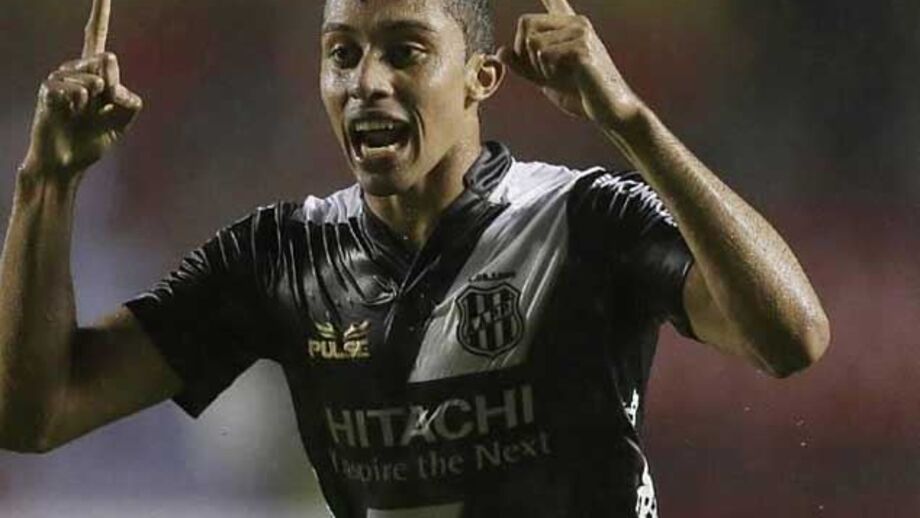 Ponte Preta confirma acordo por César