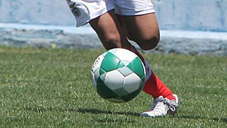 Estoril Foot 2014: Benfica domina e passa à 2ª fase