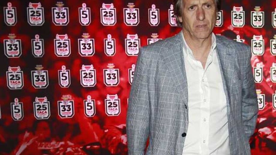 Jorge Jesus critica erros defensivos 
