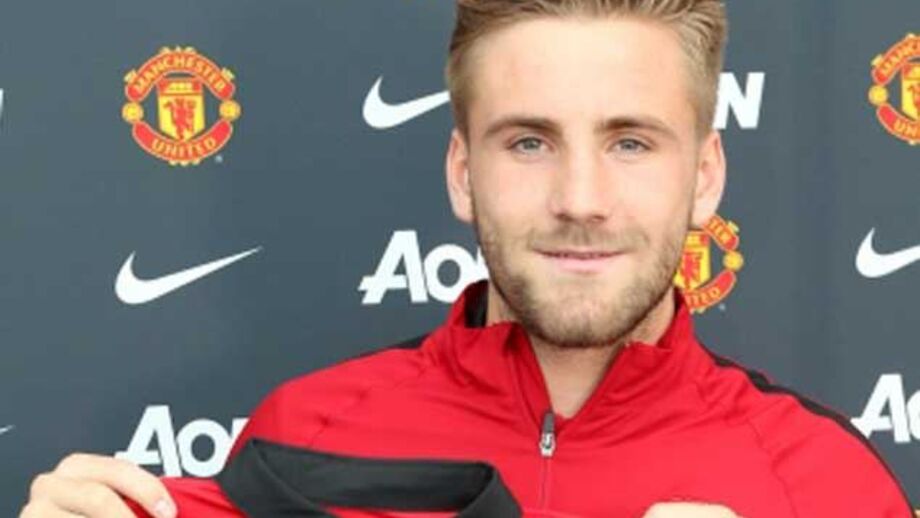 Manchester United confirma Luke Shaw