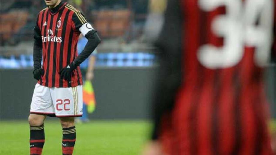 AC Milan anuncia saída de Kaká