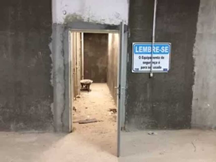 'Elevador do pânico' e buracos no chão do Arena Amazóna