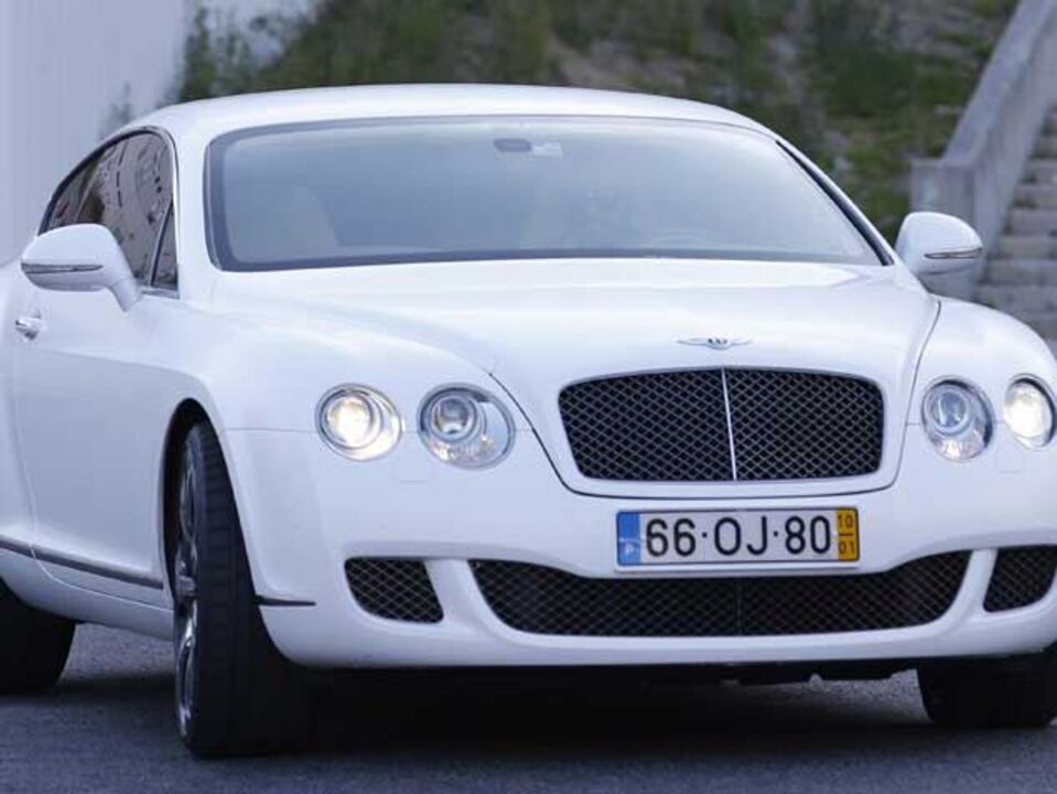 Carlos Martins entre os primeiros a chegar