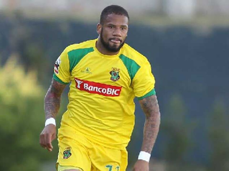 Bebé continua na agenda