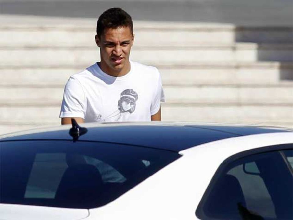 Direitos desportivos mantêm Rodrigo e André Gomes na Luz