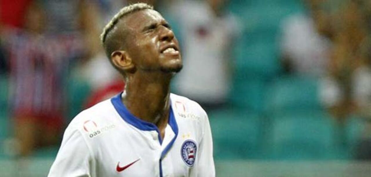 Pé esquerdo talhado para as bolas paradas