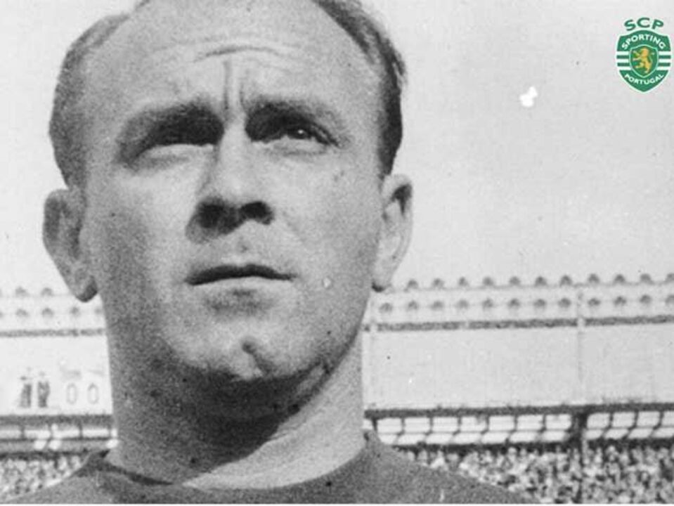 Leões prestam tributo a Di Stéfano