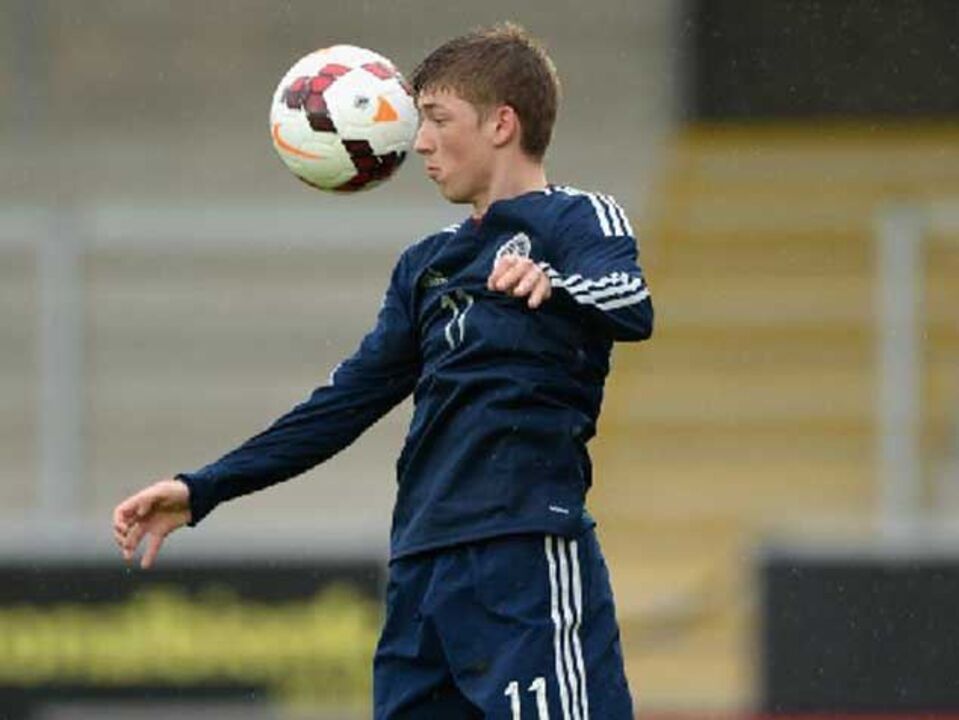 Pé esquerdo de Gauld impressiona