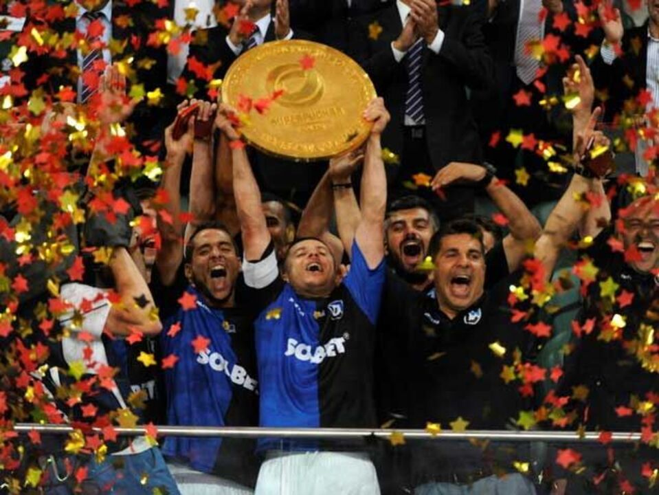 Polónia: Jorge Paixão conquista supertaça