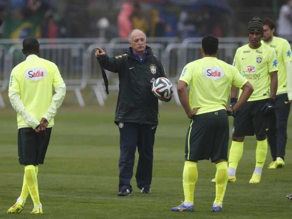 Scolari: «Trabalho não se avalia apenas por um jogo»