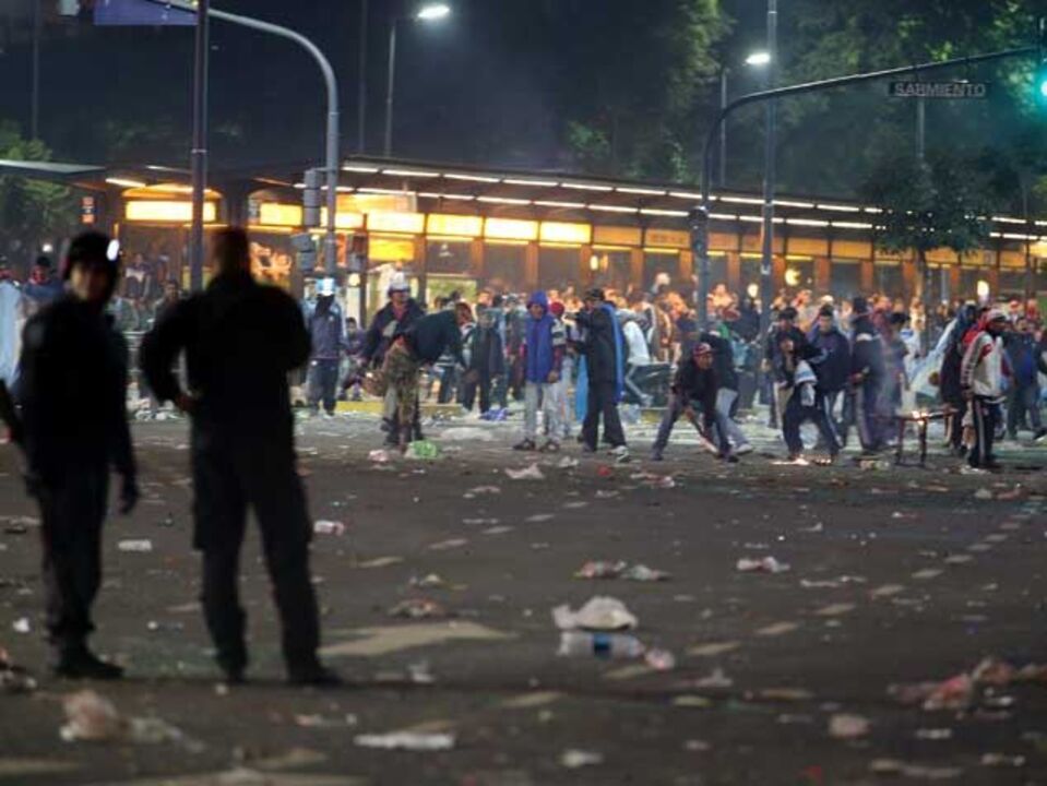 Mais de 30 detidos e 20 feridos em Buenos Aires