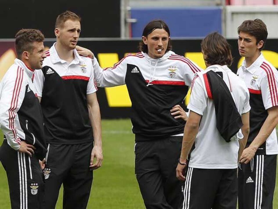 Sérvios vieram para encher o cofre da Luz