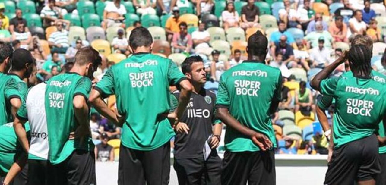 Defender a honra vencendo troféu