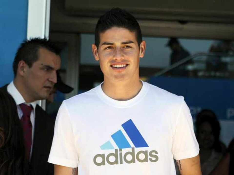 James Rodríguez oficial por seis temporadas